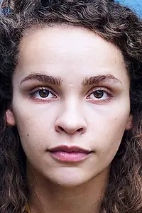 Актриса Айола Эванс — фото персоны
