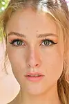 Актриса Мэззи Грейс — превью фото персоны