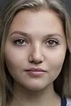 Актриса Миа Маккенна-Брюс — превью фото персоны