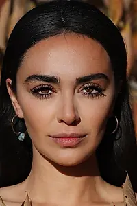 Актриса Yagmur Uzunoglu — фото персоны
