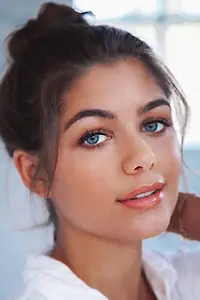 Актриса Hannah Ann Sluss — главное фото персоны