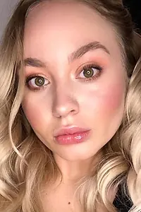 Актриса Алина Клаптева — главное фото персоны