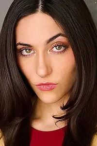 Актриса Elizabeth Cuzzupoli — фото персоны