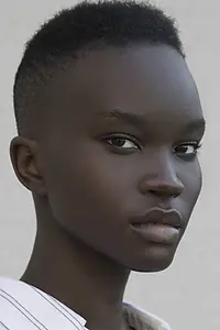 Актриса Achenrin Madit — фото персоны