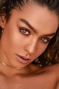 Актриса Sommer Ray — фото персоны