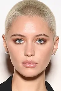 Актриса Iris Law — главное фото персоны