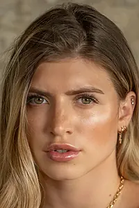 Актриса Ажель Орелия — главное фото персоны