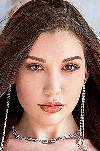 Актриса Lily Lou — фото персоны
