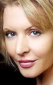 Актриса Кристен Шоу — главное фото персоны