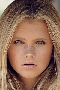 Актриса Taylor McVeigh — фото персоны