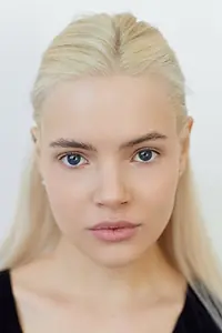 Актриса Софья Лобанова — фото персоны