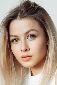 Актриса Аксиния Махова — фото персоны