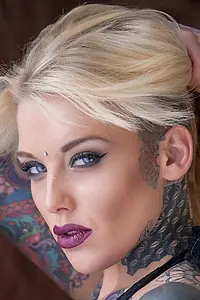 Актриса Lauren Brock — главное фото персоны