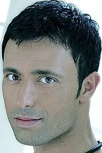 Актёр Мустафа Сандал — фото персоны