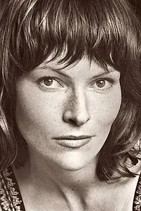 Актриса Селина Джиллз — фото персоны