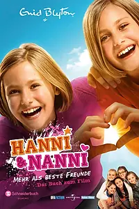 Главный постер фильма «Hanni & Nanni: Mehr als beste Freunde (2017)»