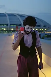 Главный постер фильма «The Juggler (1980)»
