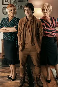 Главный постер сериала «Я, моя бабушка и бык (2019)»