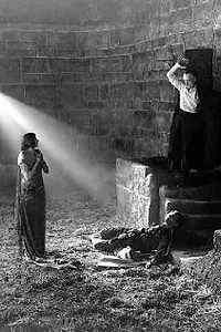 Главный постер фильма «Trifling Women (1922)»