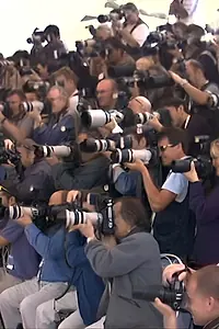 Главный постер фильма «Too Commercial for Cannes (2006)»