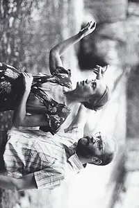 Главный постер фильма «Пляжи бывают и песчаными (1991)»