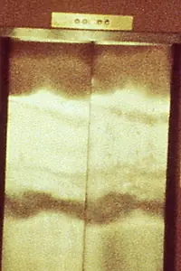 Главный постер фильма «Door (1971)»