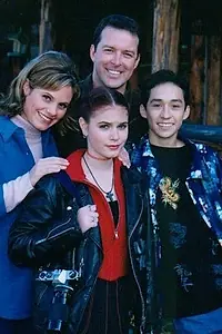 Постер к сериалу «Кейтлин – просто ребёнок (2000 - 2002)»
