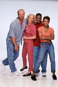 Постер к сериалу «Хьюли (1998 - 2002)»