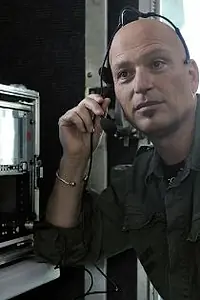 Постер к сериалу «Howie Do It (2008 - 2009)»