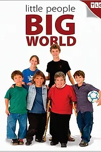 Постер к сериалу «Жить непросто людям маленького роста! (2006)»