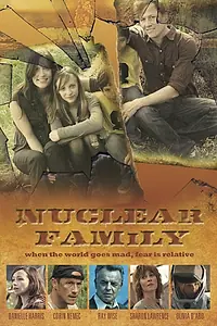 Главный постер фильма «Ядерная семья (2012)»
