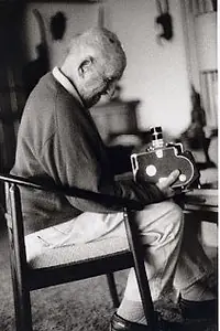 Главный постер фильма «Man and the Middle-Class: The Work and Vision of Henry Strauss»