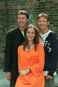Постер к сериалу «Люди мира (1994)»