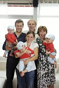Главный постер фильма «Тройные неприятности (2012)»