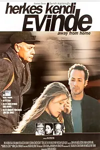 Постер к фильму «Вдали от дома (2001)»