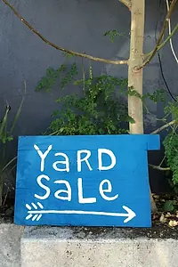 Постер к фильму «Yard Sale (2014)»
