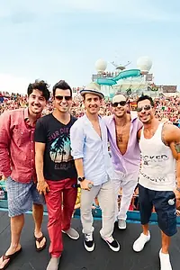 Постер к сериалу «Rock This Boat: New Kids on the Block (2015)»