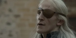 Юэн Митчелл — роль Prince Aemond Targaryen в сериале «Дом Дракона», кадр #1