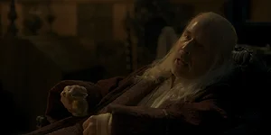 Пэдди Консидайн — роль King Viserys I Targaryen в сериале «Дом Дракона», кадр #10