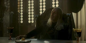 Пэдди Консидайн — роль King Viserys I Targaryen в сериале «Дом Дракона», кадр #7