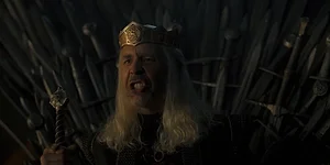 Пэдди Консидайн — роль King Viserys I Targaryen в сериале «Дом Дракона», кадр #9