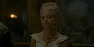 Милли Олкок — роль Young Rhaenyra Targaryen в сериале «Дом Дракона», кадр #8