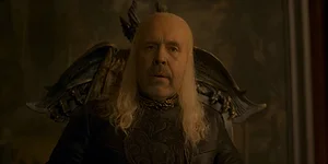 Пэдди Консидайн — роль King Viserys I Targaryen в сериале «Дом Дракона», кадр #4
