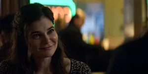 Caitlin Jones (актриса Бетси Брандт) — кадр #1 из сериала «Родственные души»