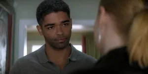 Franklin (актёр Кингсли Бен-Адир) — кадр #2 из сериала «Родственные души»