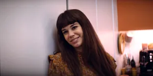 Libby (актриса Лаия Коста) — кадр #7 из сериала «Родственные души»