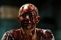Кадр из фильма «Бугония (2025)» — (46 из 218)