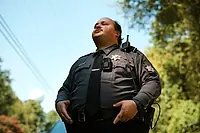 Кадр из фильма «Бугония (2025)» — (12 из 218)
