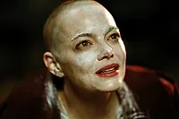 Кадр из фильма «Бугония (2025)» — (26 из 218)