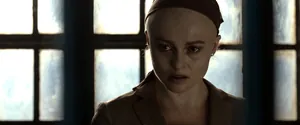 Dr. Serena Kogan (актриса Хелена Бонем Картер) — кадр #2 из фильма «Терминатор: Да придёт спаситель»
